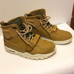 Nike Air Trainer SC 2 Boot - Mens Sneakers - Size 9.5 - Wheat - Pre-owned
